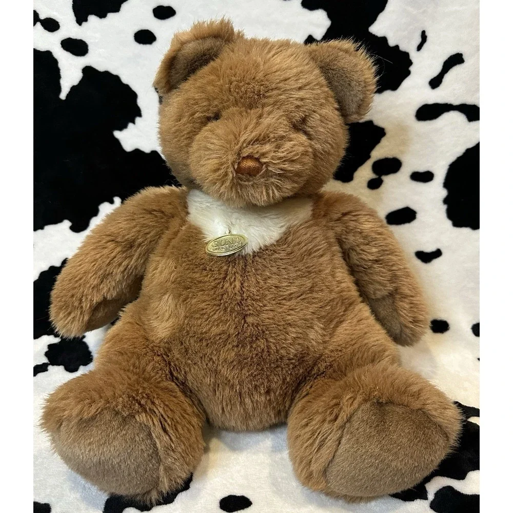 Vintage 1980 Gund Collector Classic Teddy Bear Brown Plush White Chest Medallion